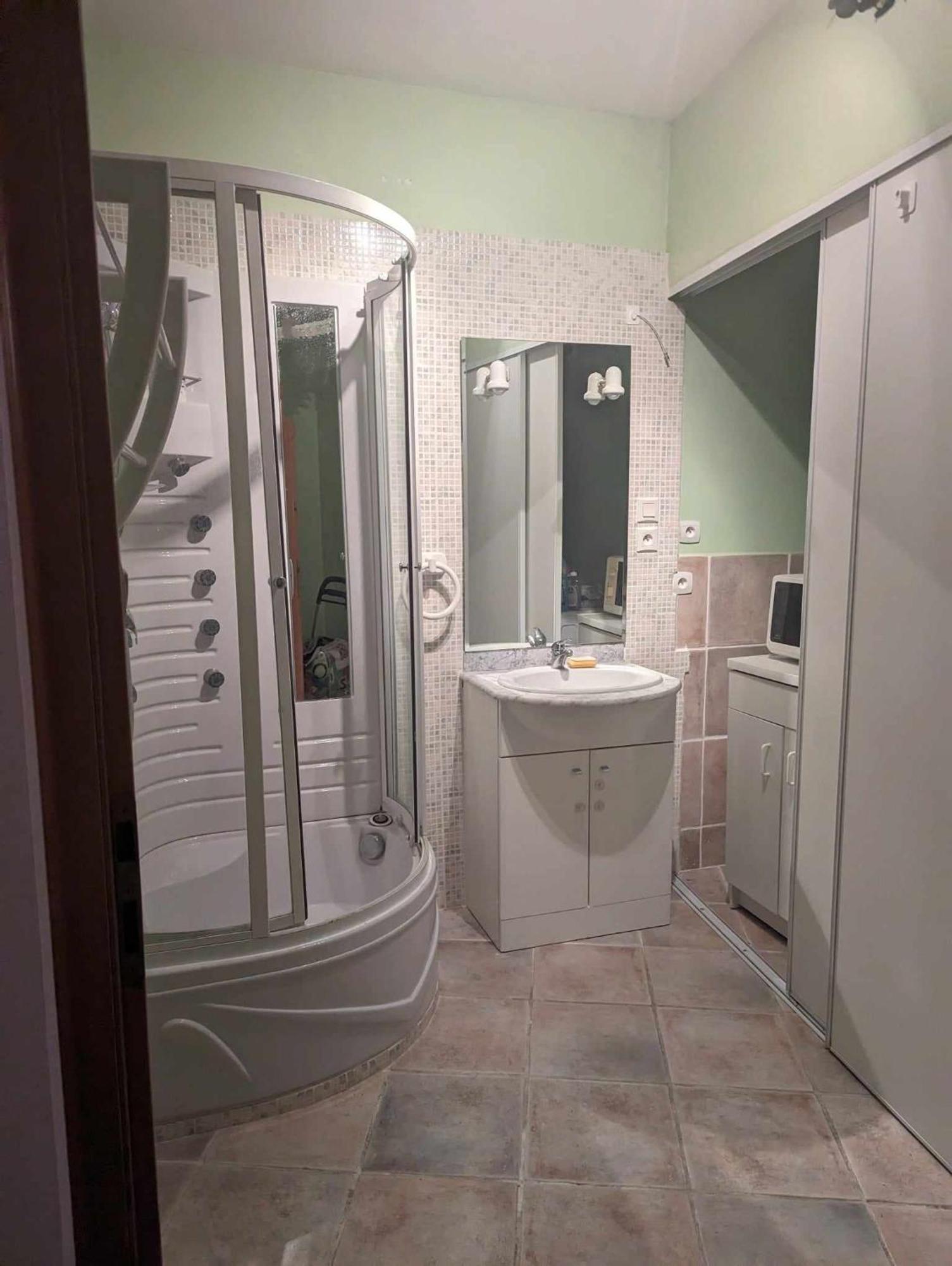 Chambre Climatisee Avec Espaces Privatifs Dont Salle De Bain Et Wc La Liviniere ภายนอก รูปภาพ